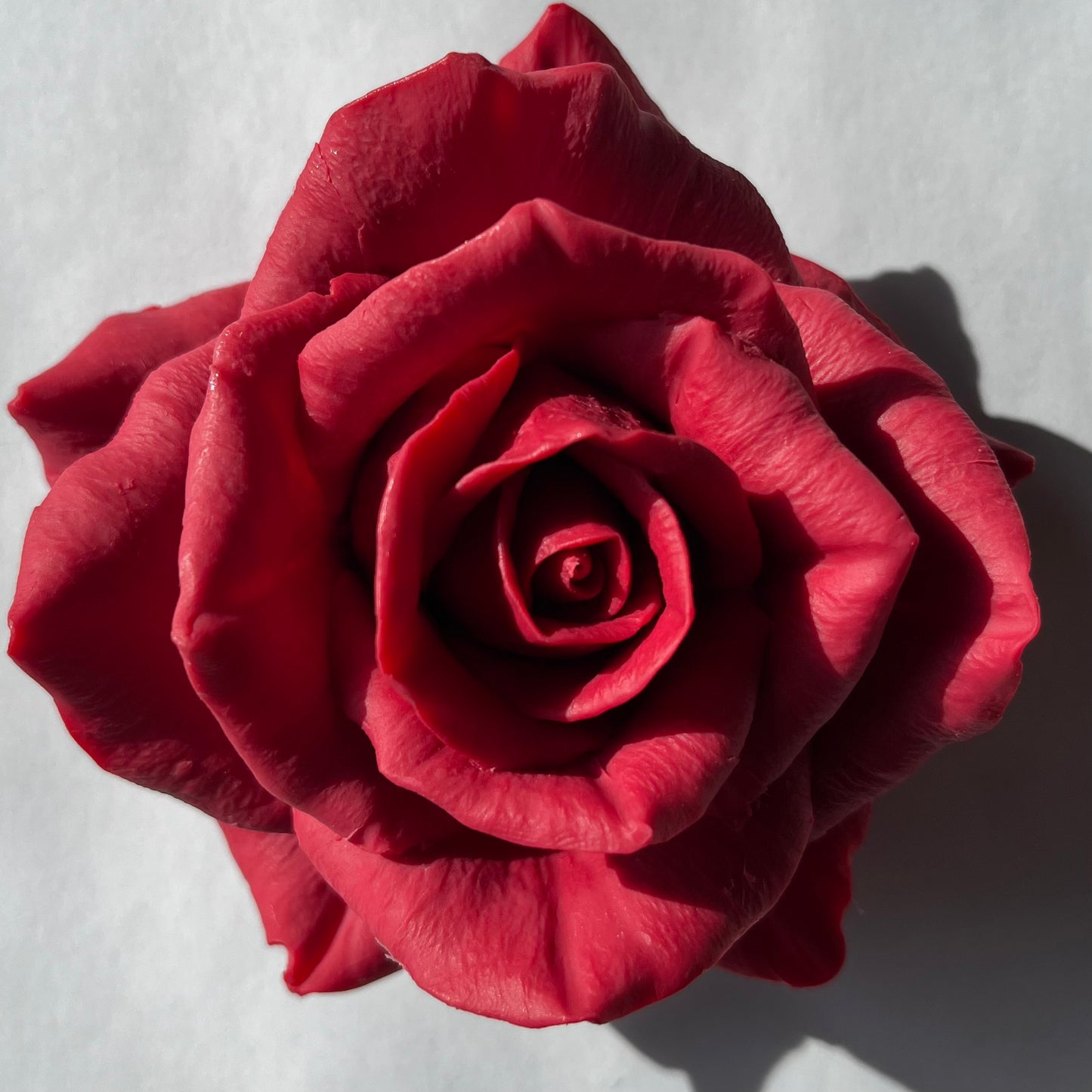 Deep crimson beeswax rose wax melt with rich, velvety petal detail